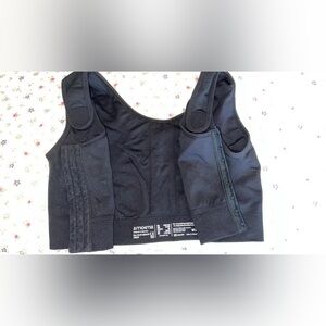 Moen Black Seamless Garment